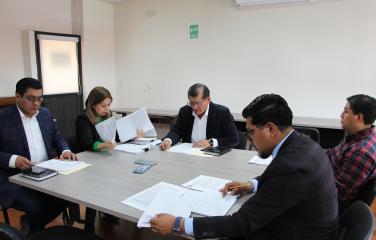 Quinta Sesión Extraordinaria, en la que aprobaron por unanimidad de votos las versiones públicas de los contratos de prestación de servicios y de adjudicación, remitidas por la Dirección Administrativa de este órgano jurisdiccional.