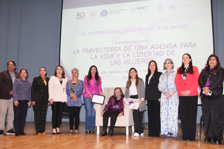 La Magistrada del Tribunal de Justicia Administrativa del Estado de Tlaxcala, Martha Zenteno Ramírez acompañada de la encargada de la Unidad de Igualdad de Género, Maribel Rodríguez Piedras, asistió a la Conferencia Magistral…