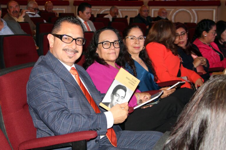 El Magistrado Presidente del Tribunal de Justicia Administrativa del Estado de Tlaxcala, y las Magistradas, acudieron a la presentación editorial de “Tulio Hernández Gómez. Un gobierno parteaguas”